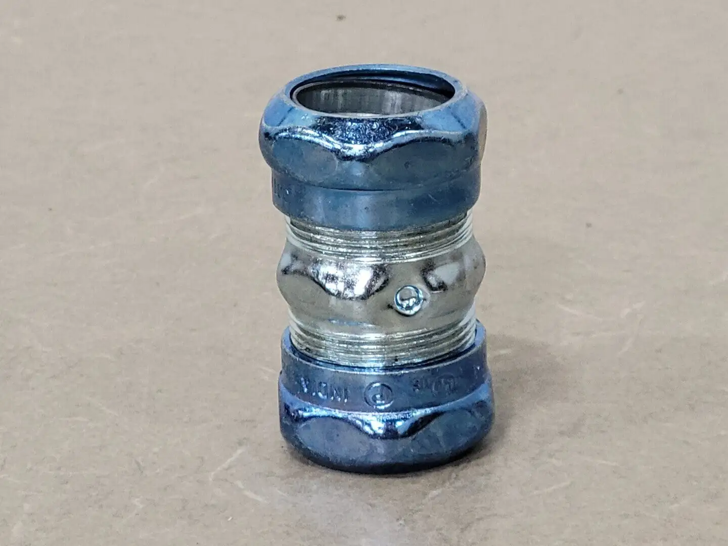 3/4" Raintight EMT Compression Coupling (Box of 24)