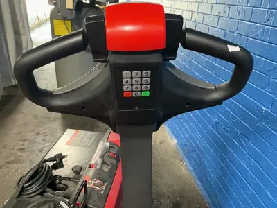 Used RAYMOND 8210 Pallet Jacks Ohio US | HGR 24 #1413245