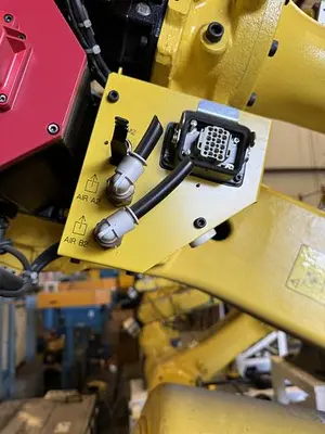Used 2016 FANUC FANUC R-2000IC/210F Robots Michigan US | Aucto #1332189