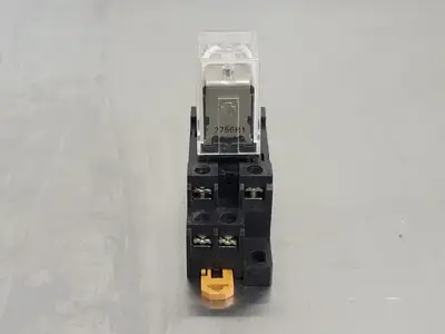 USED OMRON LY2