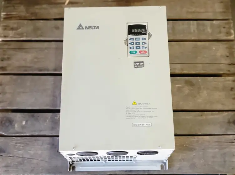 Used DELTA ELECTRONICS INC VFD300V43A-2 Switchgears British Columbia CA | Lenmark #239929