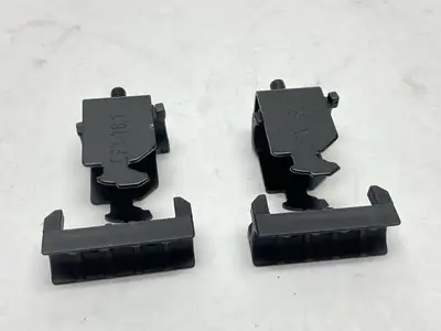 USED IGUS STRAIN RELIEF CLAMPS LOT OF 2