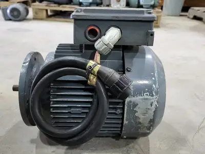 USED SEW-EURODRIVE DFT90L4