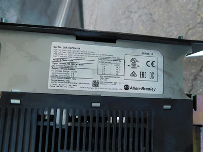 USED HYTROL INCLINED CONVEYOR PC