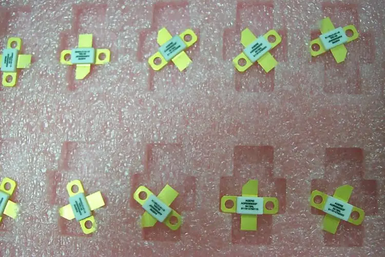 Used Agere AGR09060GF Transistors Arizona US | ASSET CONVERSION SPECIALISTS, INC. #320839