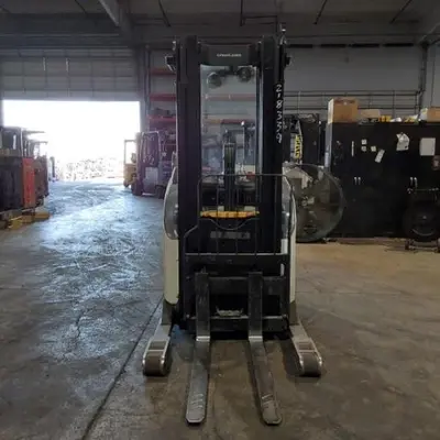 USED 2016 CROWN RR5725-45