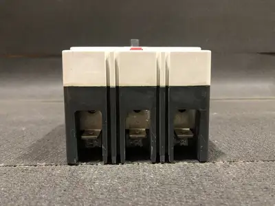 Used ALLEN-BRADLEY 140U-I3C3-C30 Switchgears British Columbia CA | Lenmark #244295