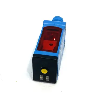 USED SICK RETRO-REFLECTIVE PHOTOELECTRIC SENSOR 1061561