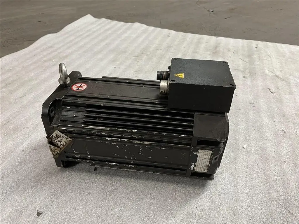 USED BOSCH SE-B5.320.020-04.000 BRUSHLESS SERVOMOTOR