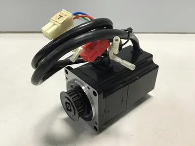 USED YASKAWA SGMP-01AWYR22