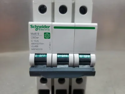 Schneider Electric Multi 9 C60BP 3-Pole 10A Circuit Breaker. 4E-6