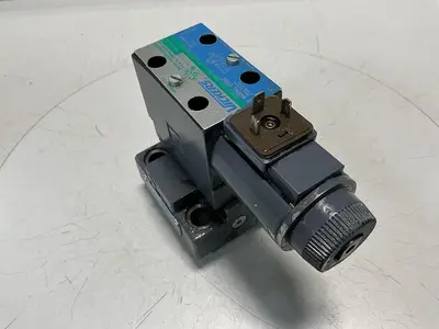 USED VICKERS DG4V-3S-22A-M-U-HL7-60-EN490