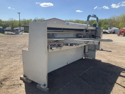 1993 LVD hydraulic shear model JS-C-25/10, 460 volt 3 phase electric, max 10’ wide cut, 39” max back...