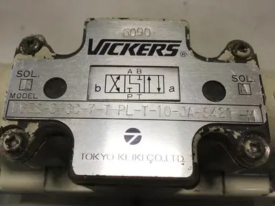 USED VICKERS DG5S83C7TPLT10JAS423M