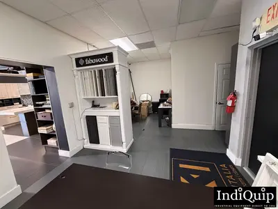 Used MULTIPLE _UNKNOWN_ Retail Store Fixtures US | IndiQuip #1284607