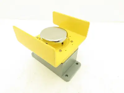 Allen Bradley 800P-S1CG1A Palm Operated Push Button Chrome 1 NO - 1 NC Contact
