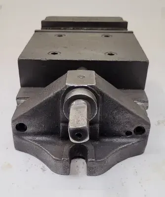 MACHINIST VISE, 6 INCH JAW OPENING