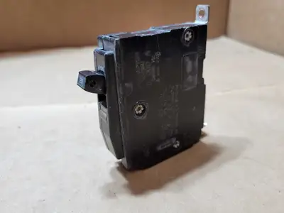 Used SQUARE D QOB120 Switchgears British Columbia CA | Lenmark #1438609