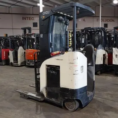 USED 2016 CROWN RR5725-45