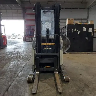 USED 2016 CROWN RR5725-45