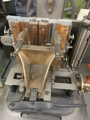 0347-385 Kenloc Model 10 Straight Line Engine Turning Machine