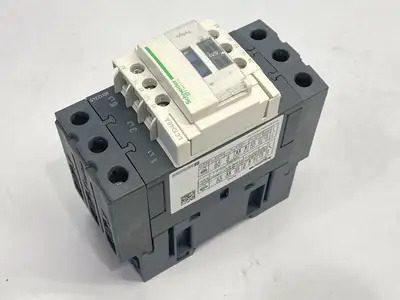 Used Schneider Electric Contactor 3-Pole 40A 480V 120V Coil PLC Contactors Michigan US | Maverick Industrial Sales #1401987