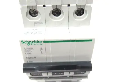 NEW SCHNEIDER ELECTRIC 60179 CIRCUIT BREAKER C15A 240V C60 MULTI 9
