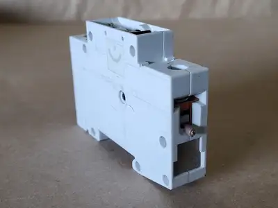 USED SIEMENS 5SX21 C2