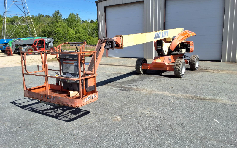 USED 2013 JLG M600JP