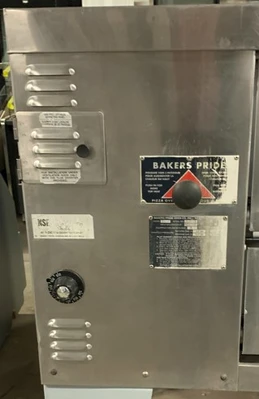 72-0237 Bakers Pride Y-600 Single Deck Natural Gas Pizza Oven