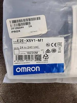 NEW OMRON E2E-X5Y1-M1