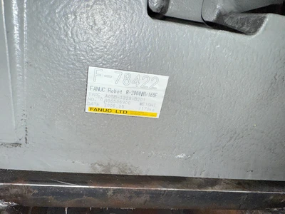 USED FANUC R-2000IB