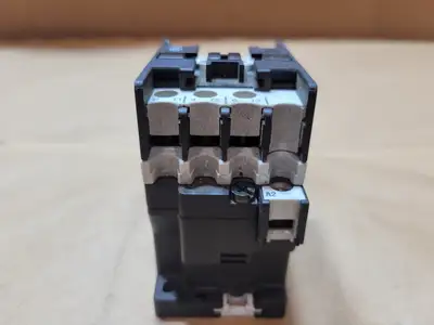 Used MOELLER DIL00M Switchgears British Columbia CA | Lenmark #1438453