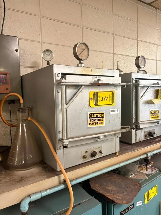 Used _UNKNOWN_ _UNKNOWN_ Lab Vacuum Ovens Ohio US | Myron Bowling Auctioneers Inc #1504625
