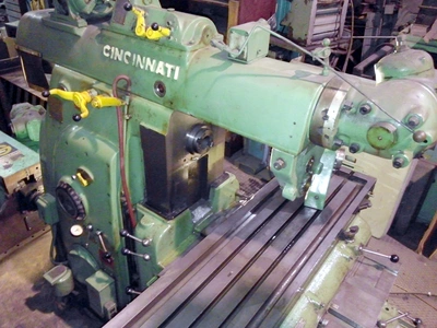 Used CINCINNATI #4 PLAIN Vertical Mills Pennsylvania US | Hadanich Machine #1443531