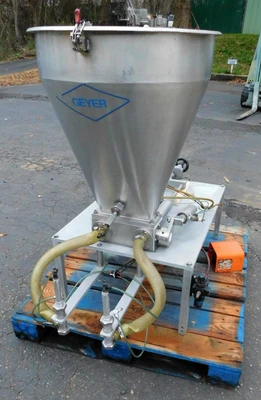 USED GEYER TWIN PISTON FILLER TWIN PISTON