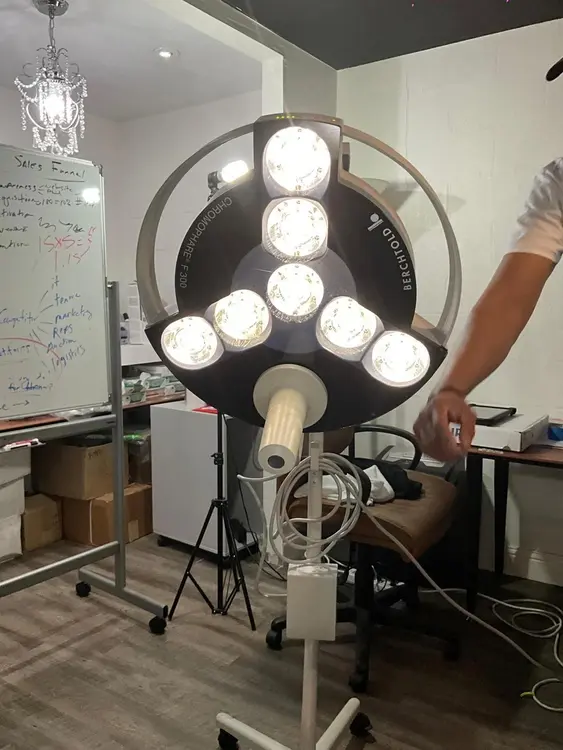 Used Berchtold Berchtold Chromophare F-300 Lighting Texas US | PT Medical Technologies #1458807
