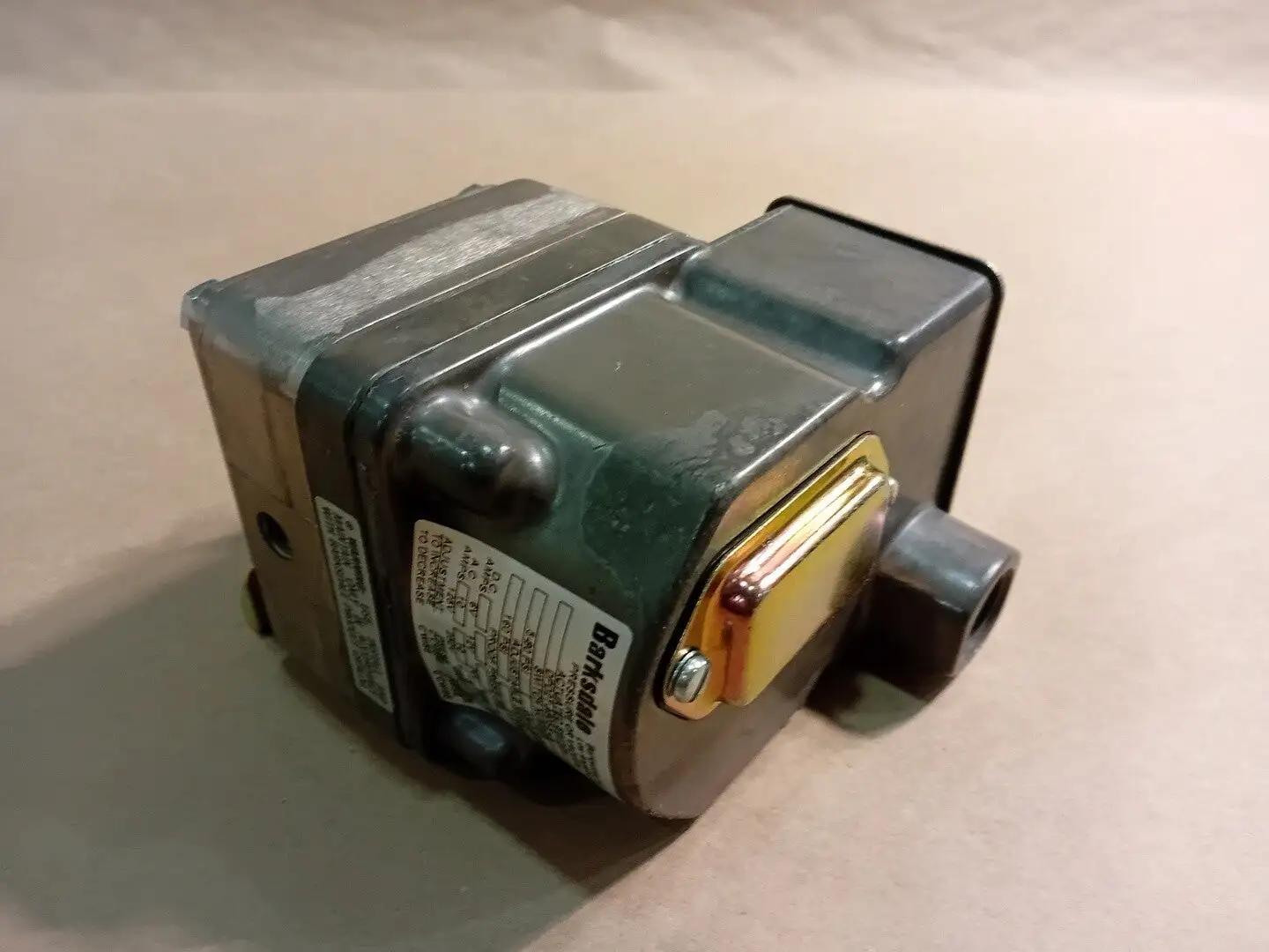 NEW BARKSDALE DPD2T-A80SS-L6