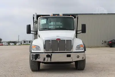 New | in-Stock 2027 PETERBILT 548 Rolloff Trucks Texas US | Roll Off Truck World #1492003