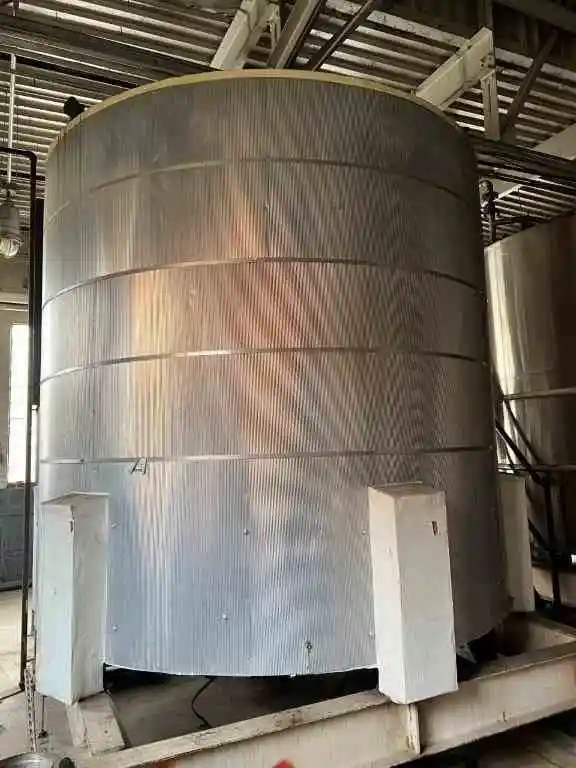 4300 gal stainless steel tank