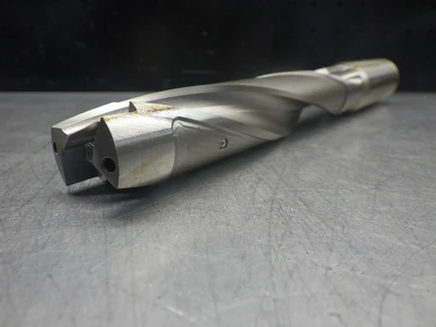 Kennametal KSEM 1.109" Coolant Thru 5xD Drill 1.25" Shank KSEM1109R5SS125 (LOC1439A)