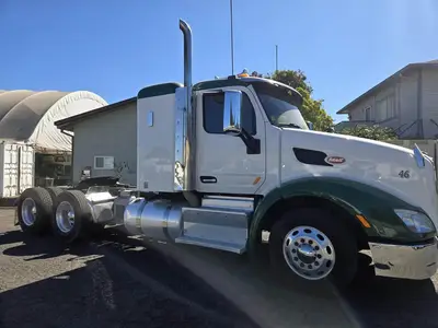 USED 2015 PETERBILT 579