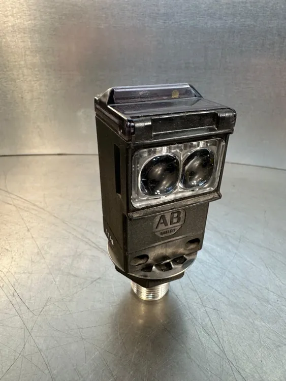 Used Allen-Bradley 42GRL-9002-QD Ser A Photoelectric Sensors South Carolina US | Palmetto Automation #1159468