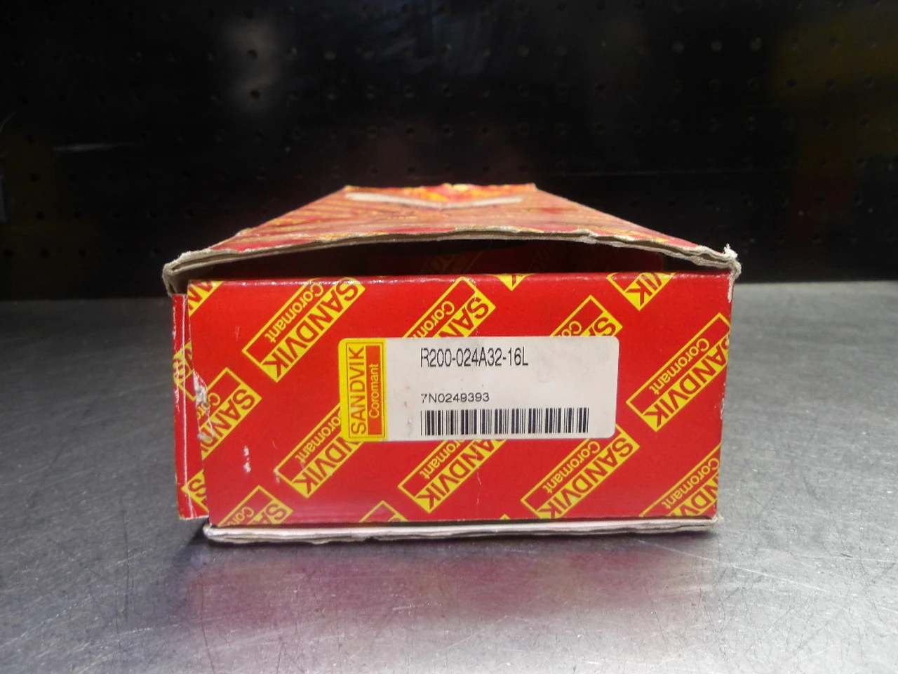 Sandvik 24mm 2 Flute Indexable Endmill 32mm Shank R200-024A32-16L (LOC2406)