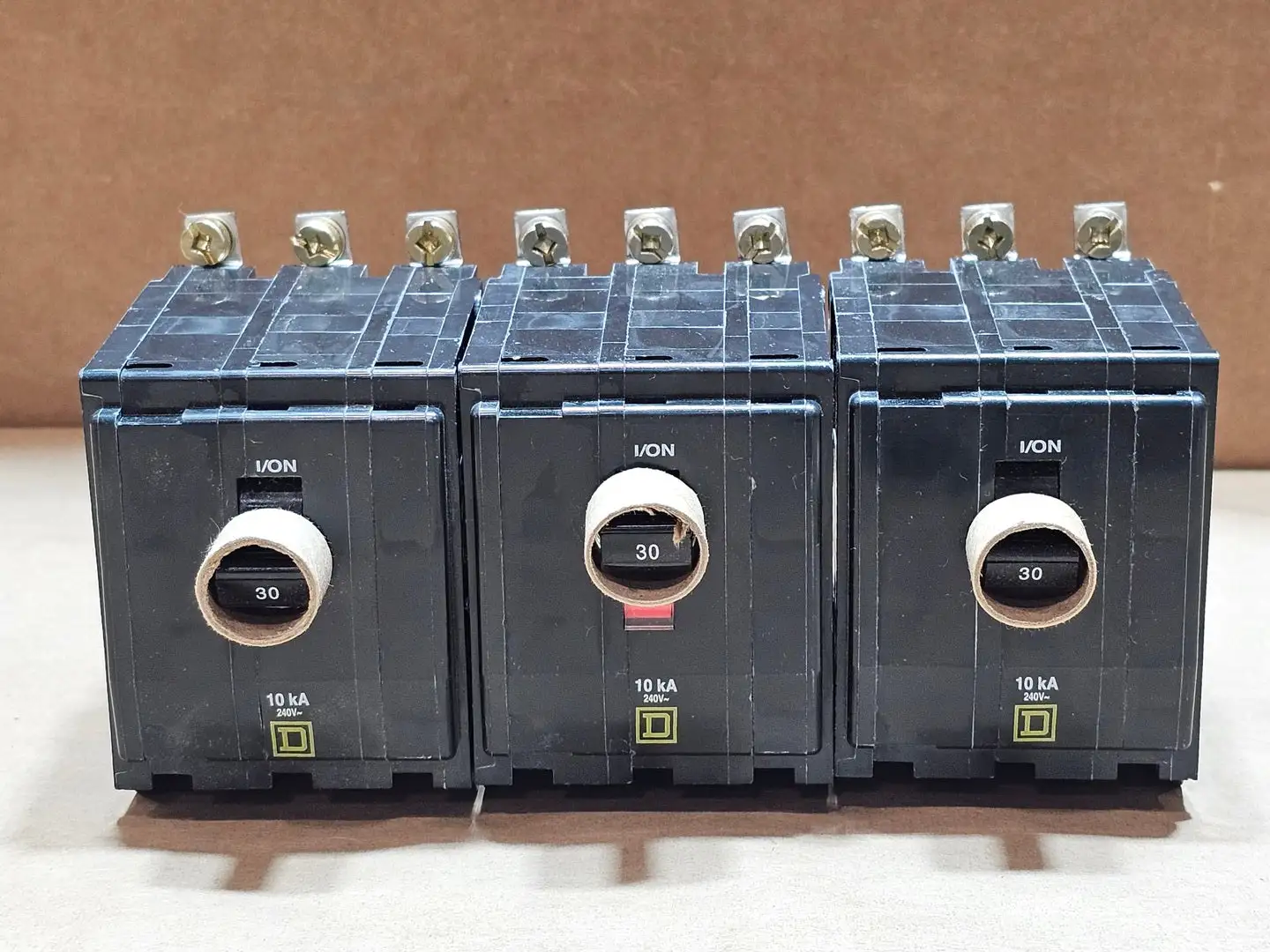 New | in-Stock SCHNEIDER QOB330 Switchgears British Columbia CA | Lenmark #1438276