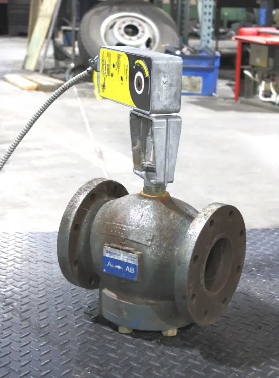 Used SCHNEIDER ELECTRIC BUILDINGS VB-8213-0-5-14 Valves/Fittings | Industrial Parts R Us Inc. #360333