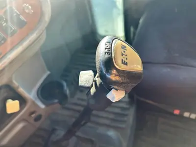 USED 2009 PETERBILT 389