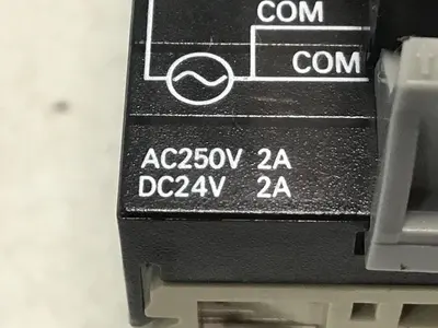 USED OMRON CJ1W-OC211