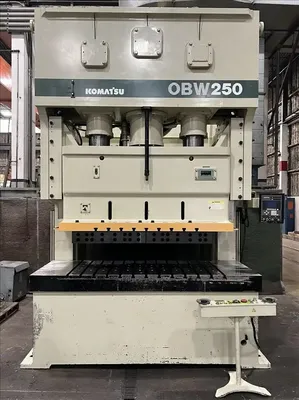 2000 KOMATSU #OBW-250-2 OBI / Gap Frame Press | Universal Press & Machinery (UPM) (1)