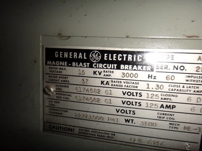 General Electric AM13.8-1000-3H Magne Blast Circuit Breakers